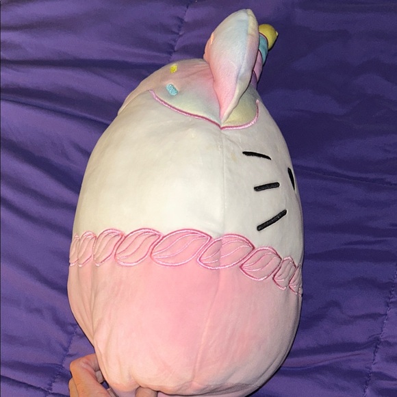 Hello Kitty Unicorn Squishmallow - Picture 8 of 9